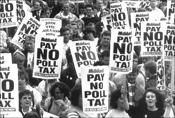 Pancartas de Militant contra el poll tax