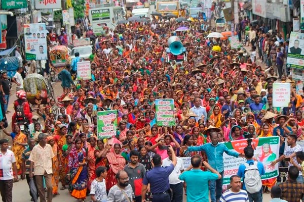 Miles de trabajadoras textiles en huelga en Bangladesh se enfrenta a la brutal represión policial y patronal