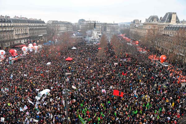 Un millón de trabajadores llenan las calles de Francia contra Macron. ¡La derrota de la contrarreforma de las pensiones más cerca!