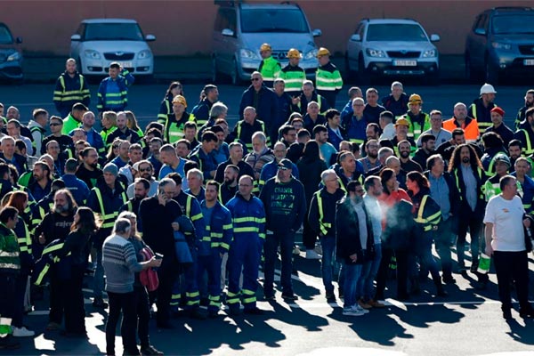 Pedro Sánchez visita Navantia-Ferrol sin escuchar a los 500 trabajadores concentrados