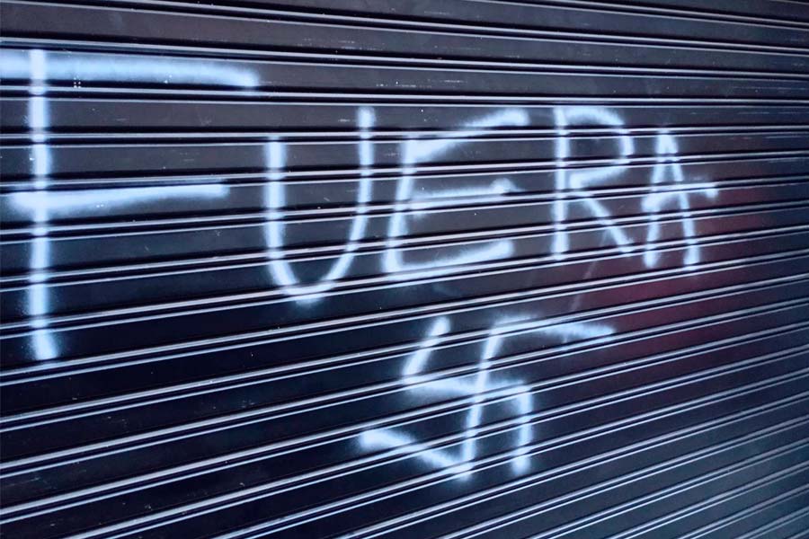 Los nazis vandalizan el Espacio Rosa Luxemburgo, el local del Sindicato de Estudiantes e Izquierda Revolucionaria en el barrio de Carabanchel (Madrid)