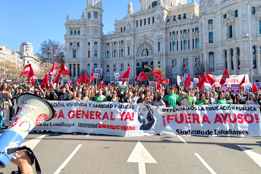 150.000 docentes, estudiantes y trabajadores llenamos Madrid contra Ayuso. Ahora hacia la huelga general para derrotar a esta fascista