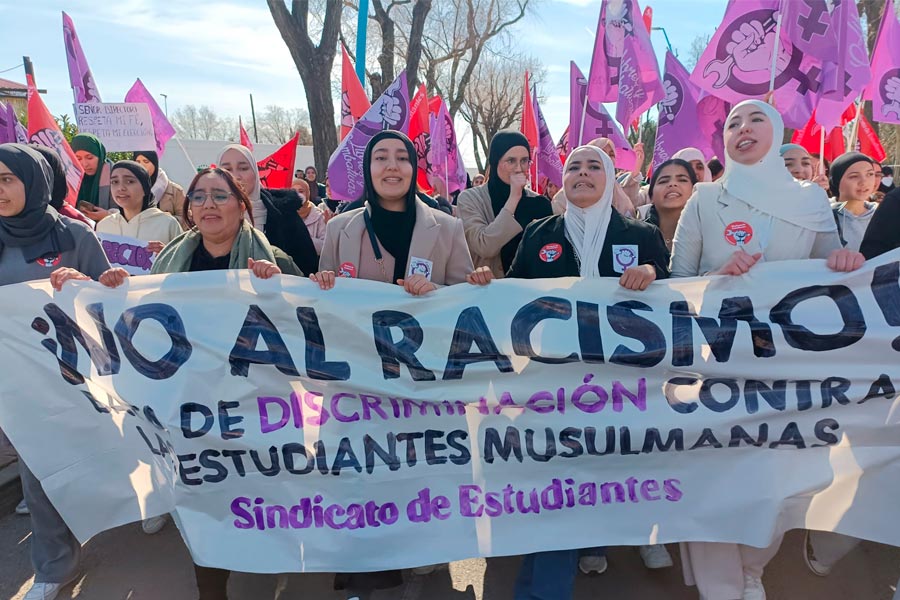 Las estudiantes de Parla se rebelan contra el racismo, la islamofobia y la prohibición del hijab en los institutos