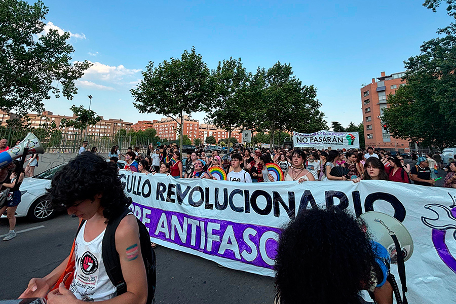 Decenas de miles en las calles defendiendo un Orgullo crítico, de clase y antifascista