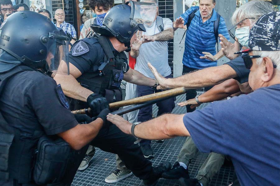 El Gobierno de Milei reprime brutalmente a los pensionistas argentinos