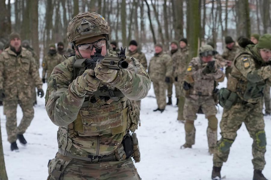 La coalición militarista amordaza Europa y declara la guerra a la clase obrera