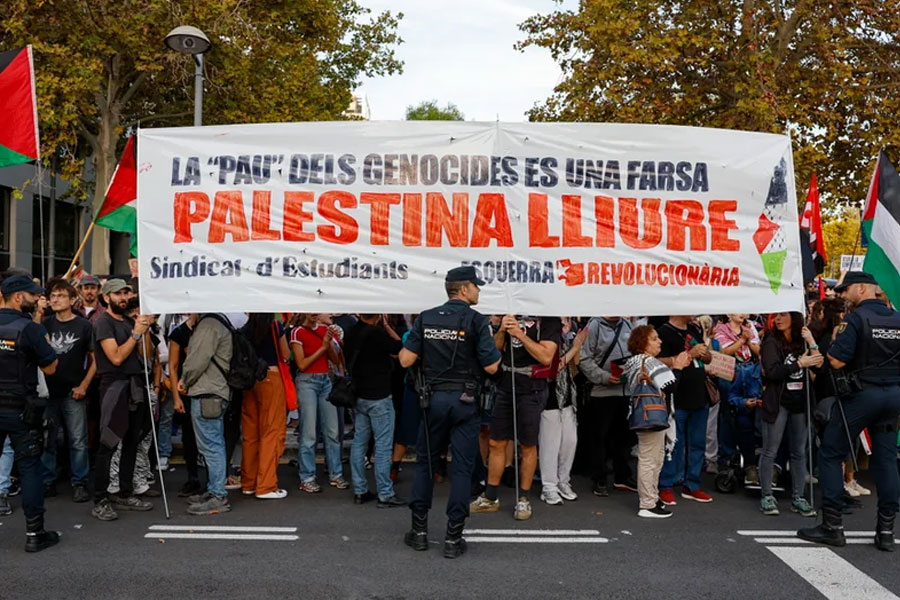 La delegada del Gobierno en Valencia multa con 11.500 euros a tres militantes del Sindicat d'Estudiants por manifestarse en apoyo al pueblo palestino