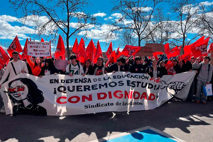 Estudiantes de cuarenta centros públicos de la zona sur de Madrid en huelga contra las políticas de Ayuso