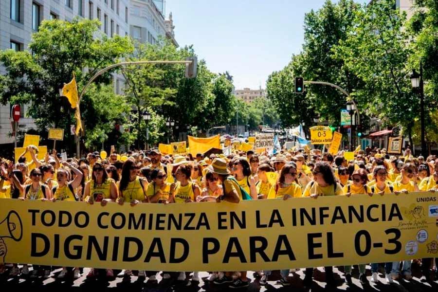 ¡Viva la revolución del 0-3!  No a las migajas, ¡por unas condiciones salariales y educativas dignas ya!