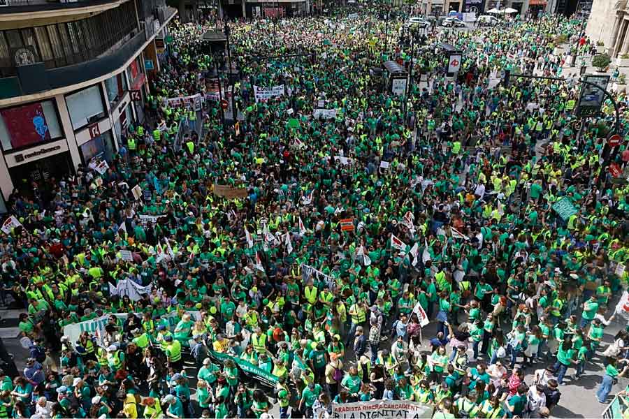 Por una huelga general total de todo el País Valencià.  ¡Salvemos la educación pública!