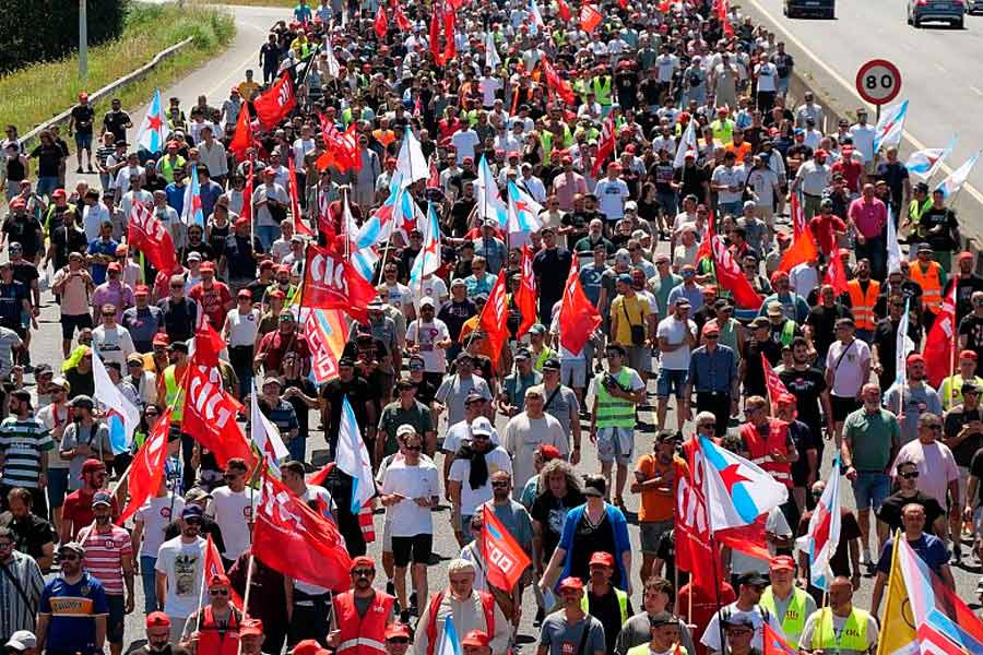 Continúa a loita do metal da Coruña coas folgas do 16 e 17 de Xuño. A forza do metal pode dobregar á patronal!