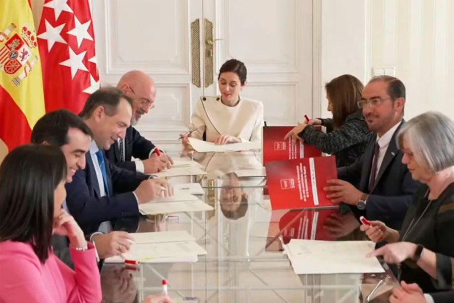 Los rectores se arrodillan ante Ayuso. Este acuerdo no lo aceptamos ¡A por la huelga de toda la comunidad educativa!