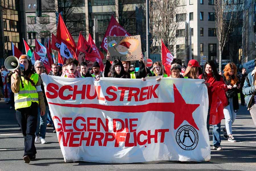 Alemania. Rebelión de la juventud contra el servicio militar obligatorio