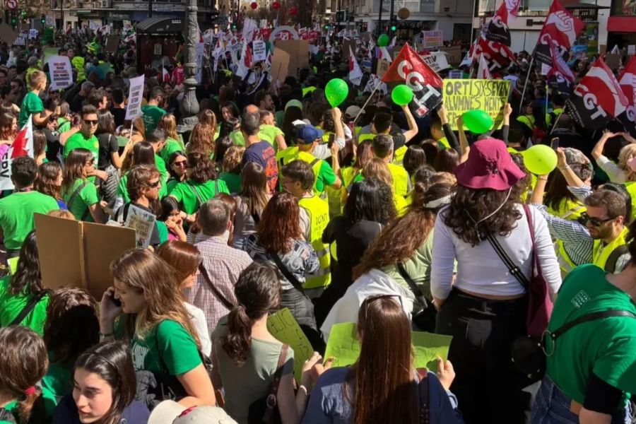 Huelga educativa histórica en el País Valencià contra la destrucción de la educación pública