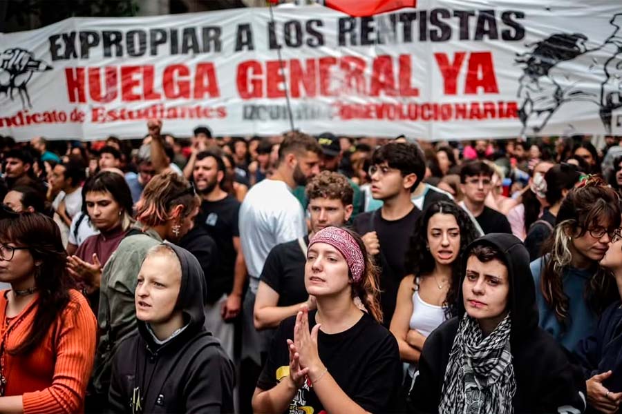 La derecha tumba los decretos. ¡Llenar las calles, huelga general ya!