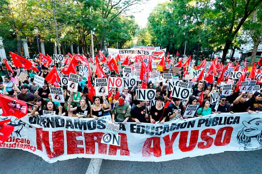 Una huelga arrolladora paraliza la enseñanza pública en Madrid