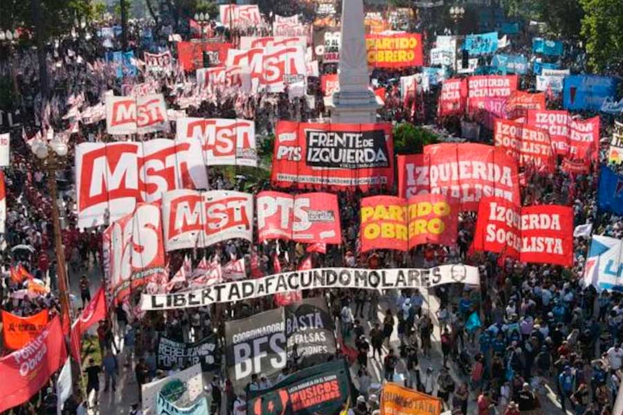 El colapso económico y el saqueo de la oligarquía alimentan la indignación con Milei y la crisis del peronismo